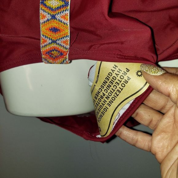 Red Wine Unique Long-Sleeve Paneled Swimsuit - Picture 10 of 13